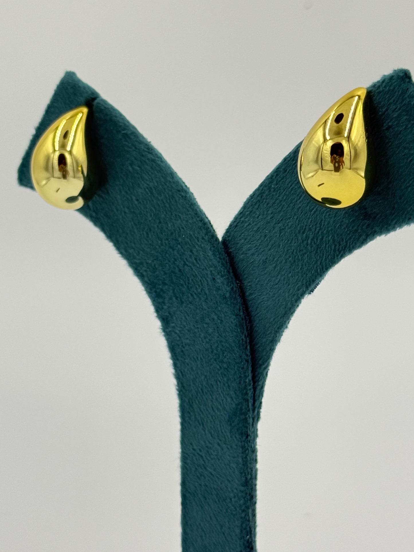 Classic Gold Drop Studs