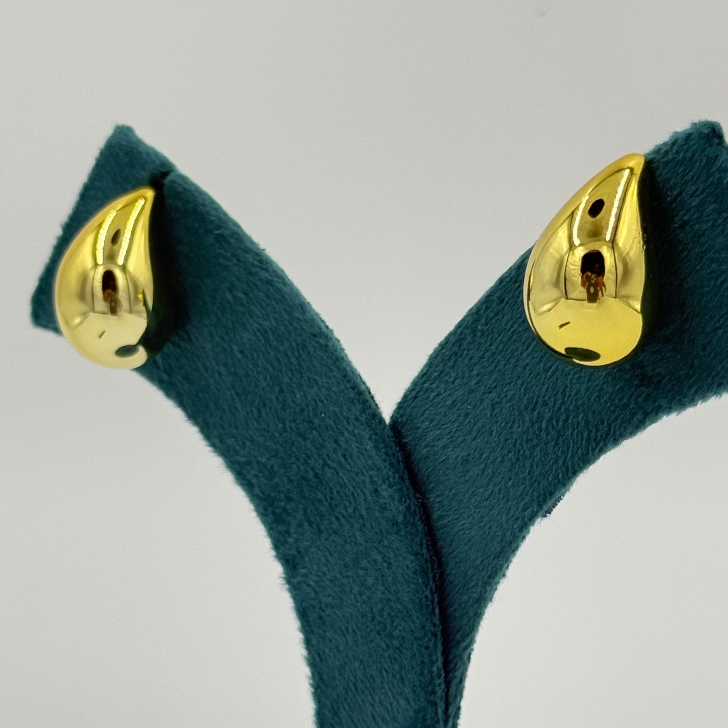 Classic Twist Gold Drop Studs