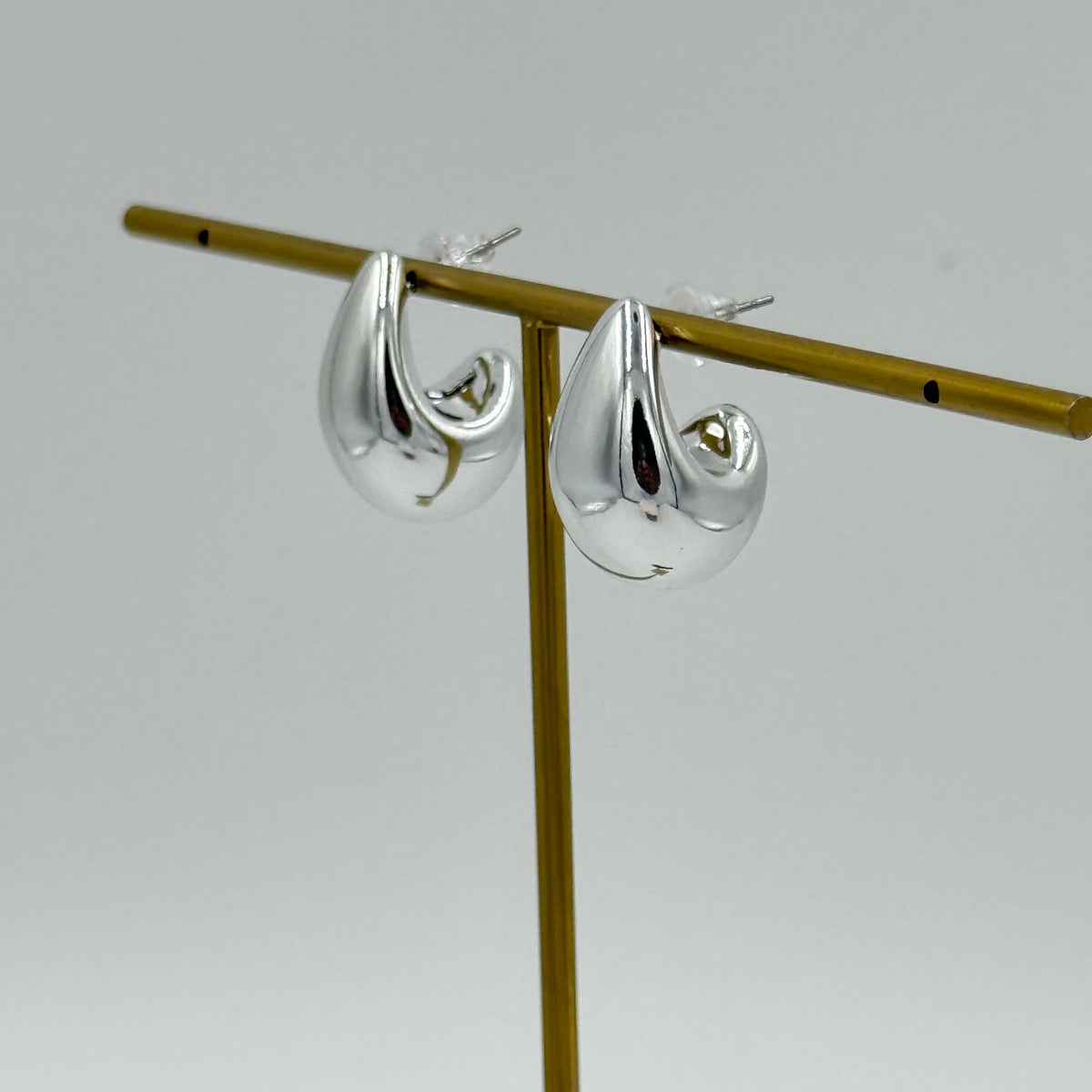 Ovisha Silver Twist Stud Earrings
