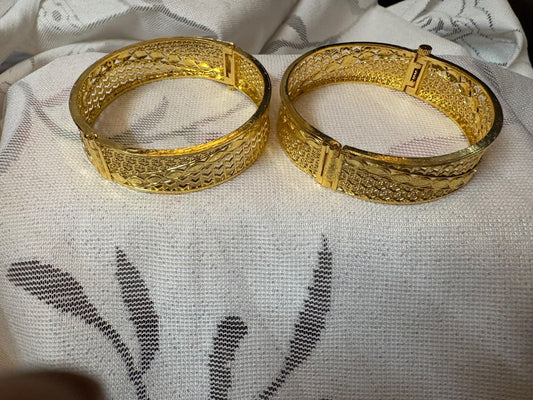 Royal Filigree Clasp Bangles (set of 2)
