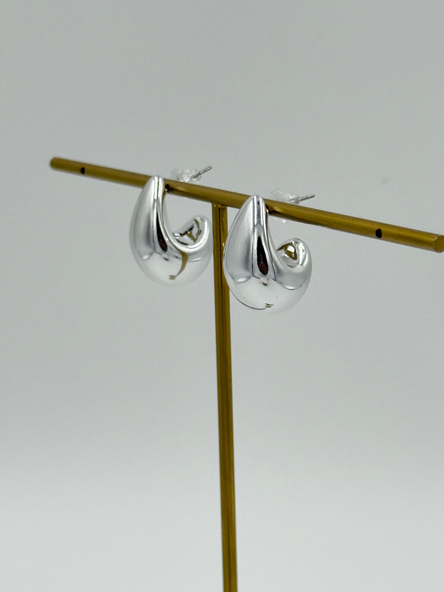 Ovisha Silver Twist Stud Earrings