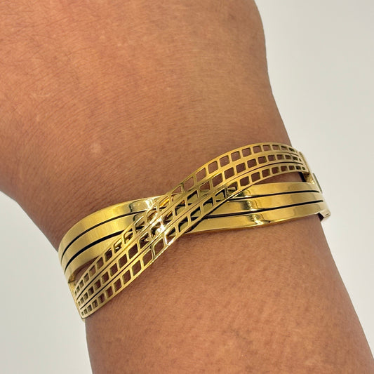 Zack Wave Gold Kara Bracelet